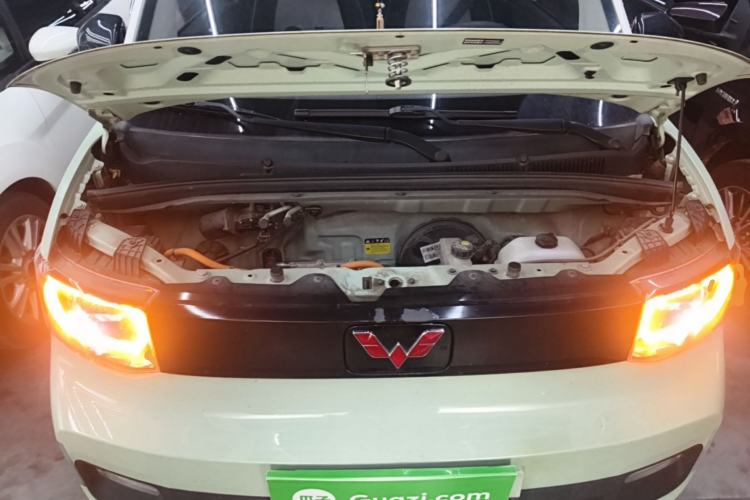 Used Wuling Hongguang MINIEV 2021 Macaron Fashion Model Lithium Iron Phosphate Engine Bay
