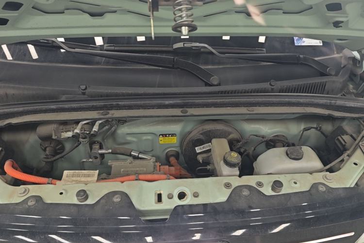 Used Wuling Hongguang MINIEV 2021 Macaron Fashion Edition Lithium-Ion Battery Engine Bay