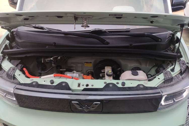 Used Wuling Hongguang MINIEV 2021 Macaron Premium Model – Lithium Iron Phosphate Engine Bay