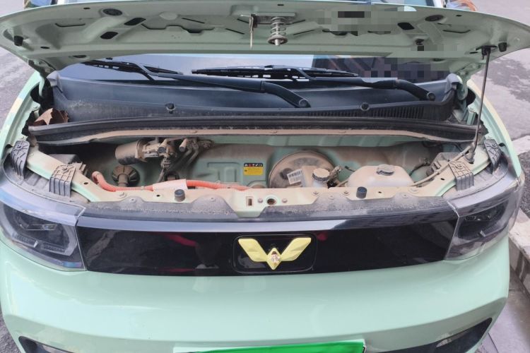 Used Wuling Hongguang MINIEV 2021 Macaron Fashion Model Lithium Iron Phosphate Engine Bay