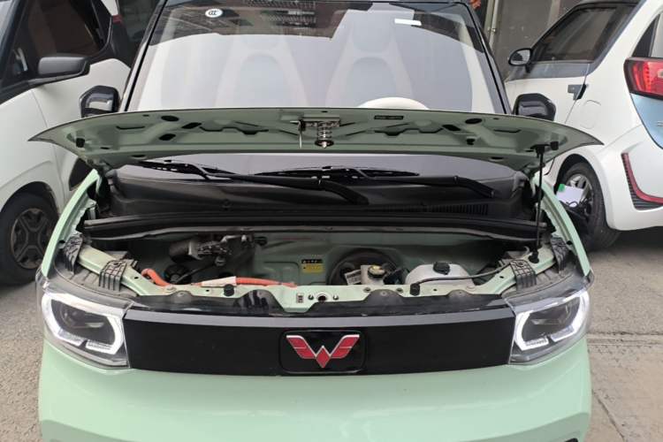 Used Wuling Hongguang MINIEV 2021 Macaron Fashion Model Lithium Iron Phosphate Engine Bay