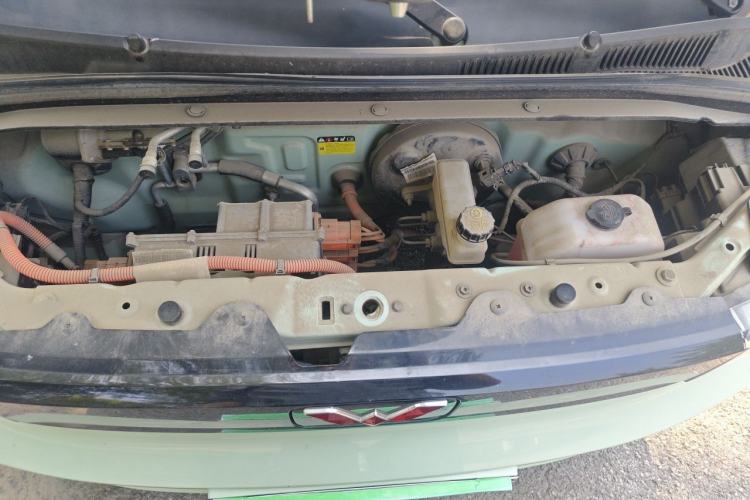 Used Wuling Hongguang MINIEV 2021 Macaron Fashion Model Lithium Iron Phosphate Engine Bay