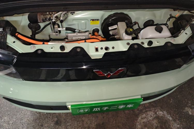 Used Wuling Hongguang MINIEV 2021 Macaron Fashion Model Lithium Iron Phosphate Engine Bay