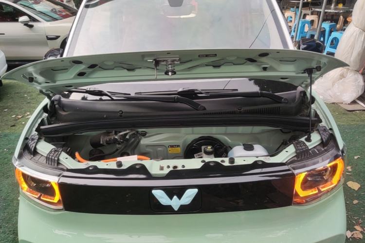 Used Wuling Hongguang MINIEV 2021 Macaron Fashion Model Lithium Iron Phosphate Engine Bay