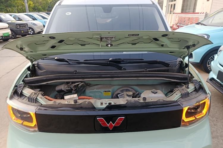 Used Wuling Hongguang MINIEV 2021 Macaron Fashion Model Lithium Iron Phosphate Engine Bay
