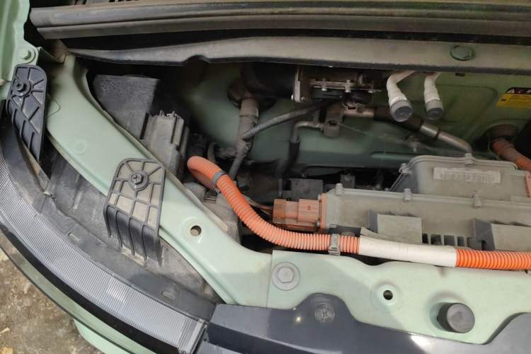 Used Wuling Hongguang MINIEV 2021 Macaron Fashion Model Lithium Iron Phosphate Engine Bay Right
