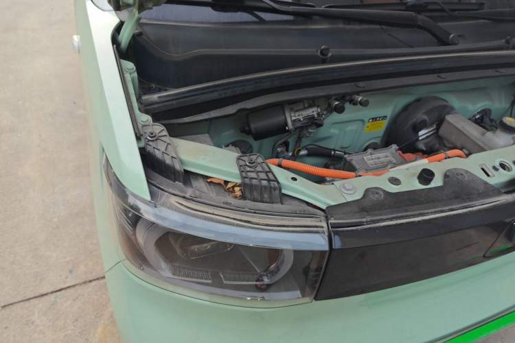 Used Wuling Hongguang MINIEV 2021 Macaron Fashion Edition Lithium-Ion Battery Engine Bay Right