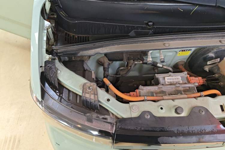 Used Wuling Hongguang MINIEV 2021 Macaron Premium Model – Lithium-NMC Engine Bay Right