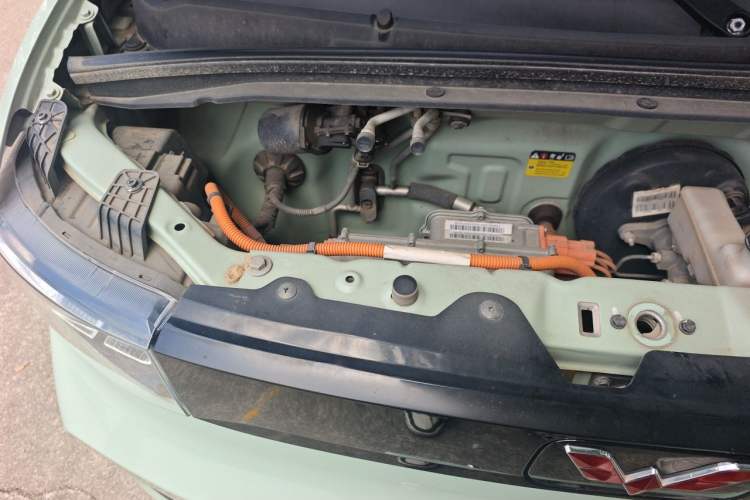 Used Wuling Hongguang MINIEV 2021 Macaron Premium Model – Lithium Iron Phosphate Engine Bay Right