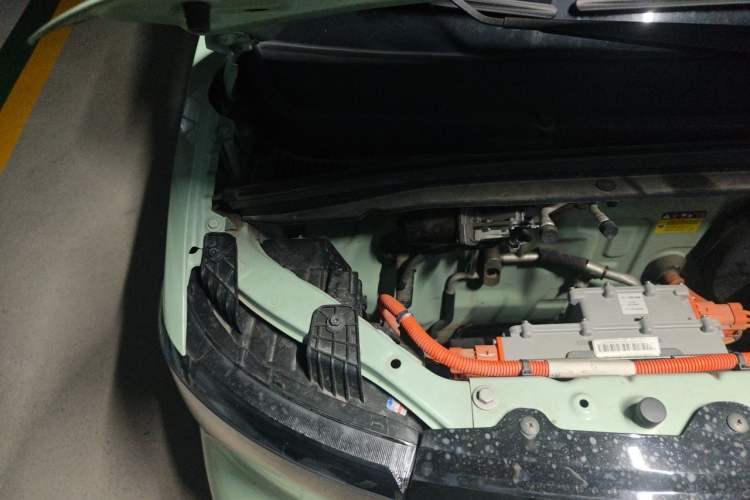 Used Wuling Hongguang MINIEV 2021 Macaron Premium Model – Lithium-NMC Engine Bay Right