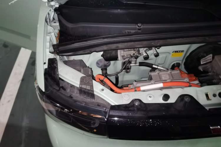 Used Wuling Hongguang MINIEV 2021 Macaron Fashion Model Lithium Iron Phosphate Engine Bay Right