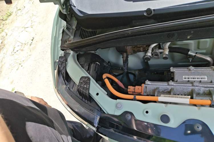 Used Wuling Hongguang MINIEV 2021 Macaron Fashion Edition Lithium-Ion Battery Engine Bay Right