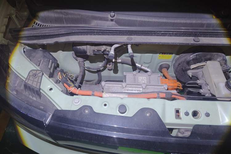Used Wuling Hongguang MINIEV 2021 Macaron Fashion Model Lithium Iron Phosphate Engine Bay Right
