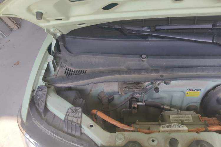 Used Wuling Hongguang MINIEV 2021 Macaron Premium Model – Lithium Iron Phosphate Engine Bay Right