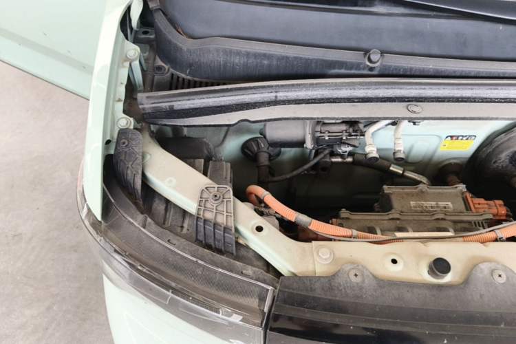 Used Wuling Hongguang MINIEV 2021 Macaron Sandwich Model 170 km Lithium Iron Phosphate Engine Bay Right