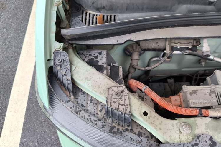 Used Wuling Hongguang MINIEV 2021 Macaron Fashion Edition Lithium-Ion Battery Engine Bay Right