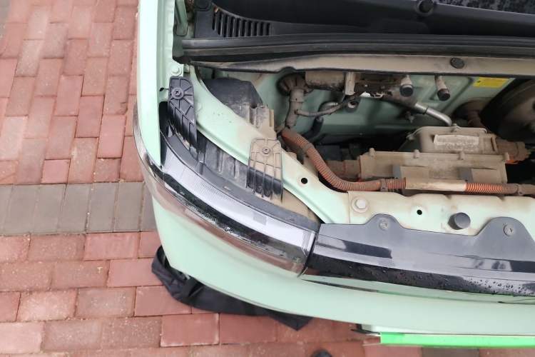 Used Wuling Hongguang MINIEV 2021 Macaron Premium Model – Lithium-NMC Engine Bay Right
