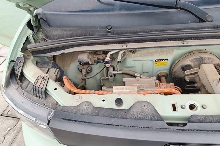 Used Wuling Hongguang MINIEV 2021 Macaron Premium Model – Lithium-NMC Engine Bay Right