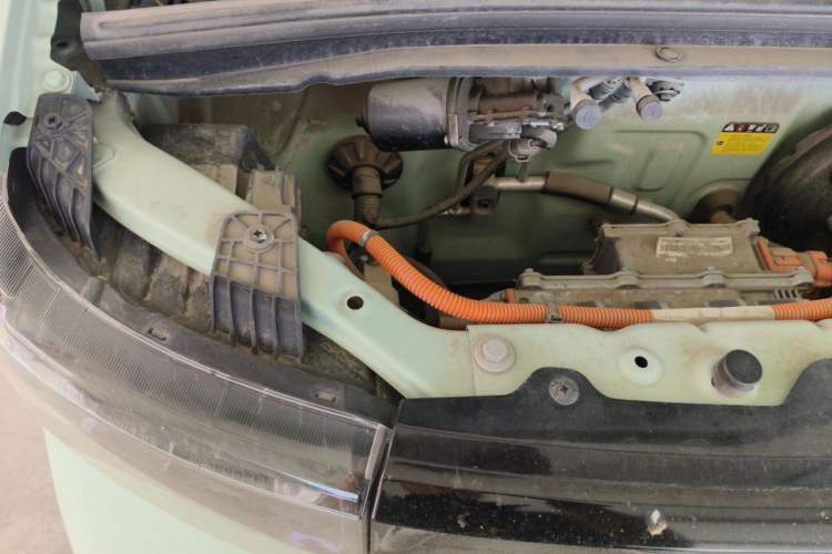 Used Wuling Hongguang MINIEV 2021 Macaron Fashion Model Lithium Iron Phosphate Engine Bay Right