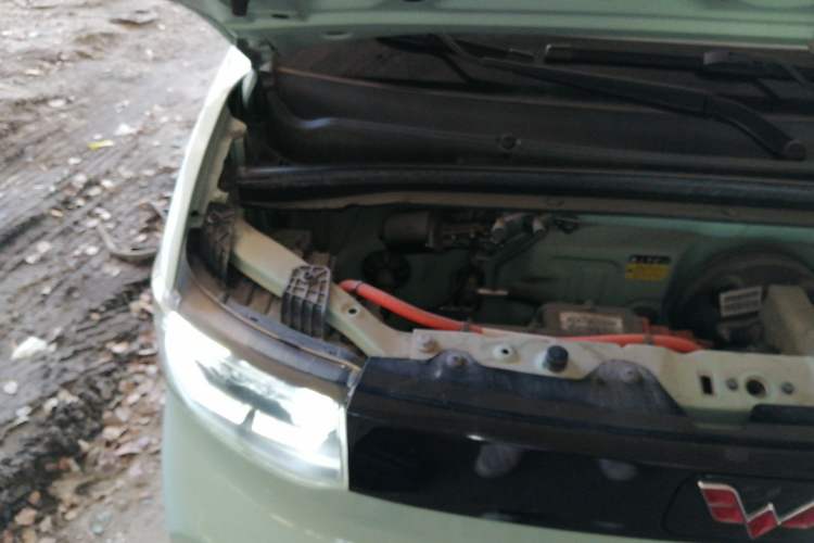 Used Wuling Hongguang MINIEV 2021 Macaron Premium Model – Lithium Iron Phosphate Engine Bay Right