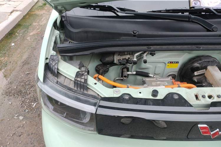 Used Wuling Hongguang MINIEV 2021 Macaron Fashion Model Lithium Iron Phosphate Engine Bay Right