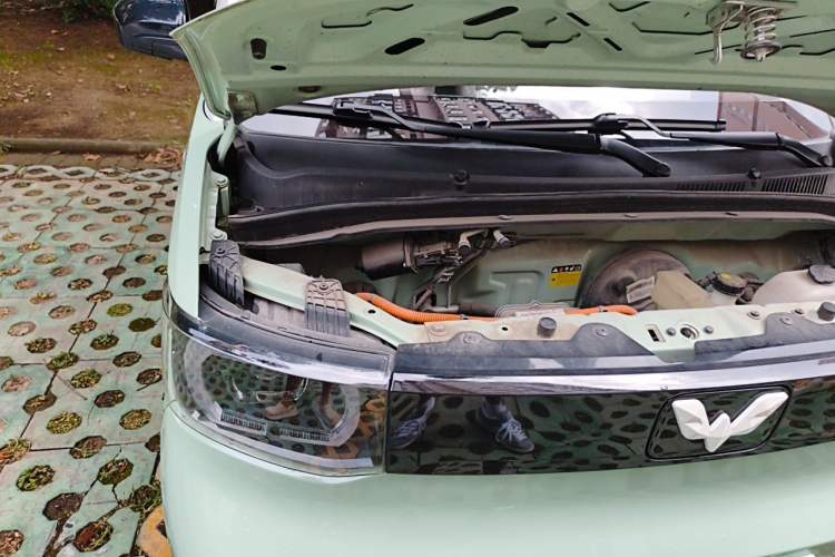 Used Wuling Hongguang MINIEV 2021 Macaron Premium Model – Lithium Iron Phosphate Engine Bay Right