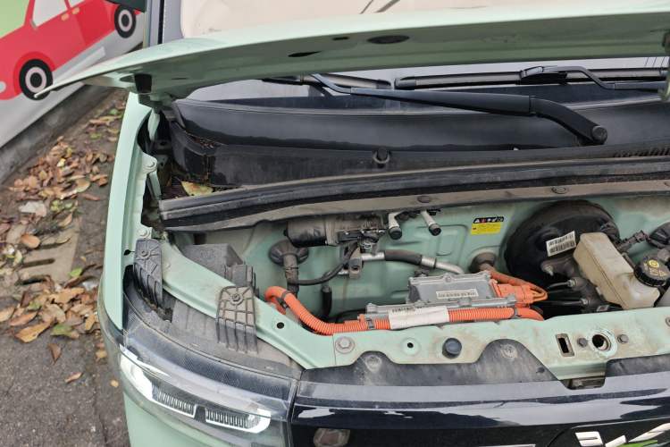 Used Wuling Hongguang MINIEV 2021 Macaron Premium Model – Lithium-NMC Engine Bay Right