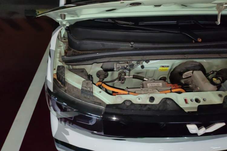 Used Wuling Hongguang MINIEV 2021 Macaron Premium Model – Lithium Iron Phosphate Engine Bay Right
