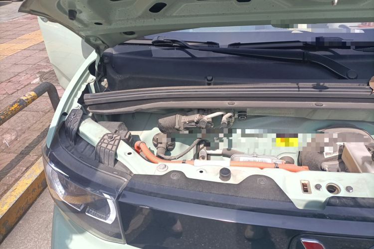 Used Wuling Hongguang MINIEV 2021 Macaron Premium Model – Lithium Iron Phosphate Engine Bay Right