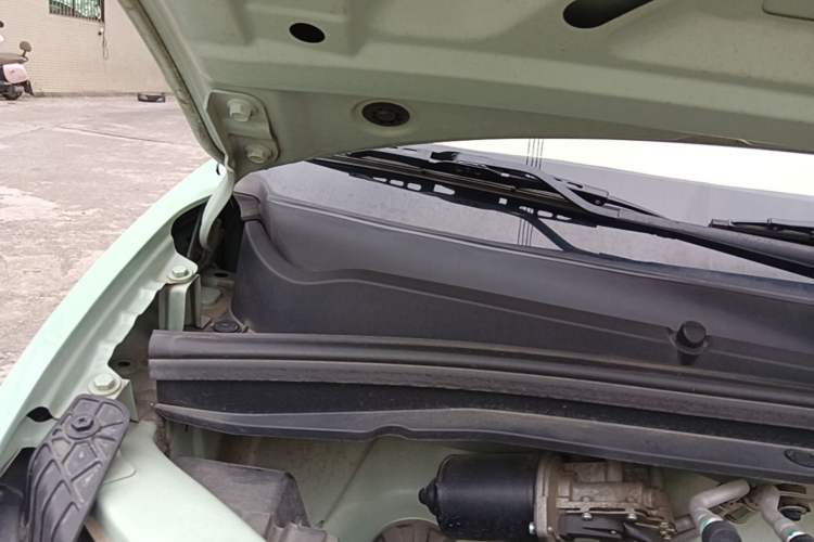 Used Wuling Hongguang MINIEV 2021 Macaron Sandwich Model 170 km Lithium Iron Phosphate Engine Bay Right