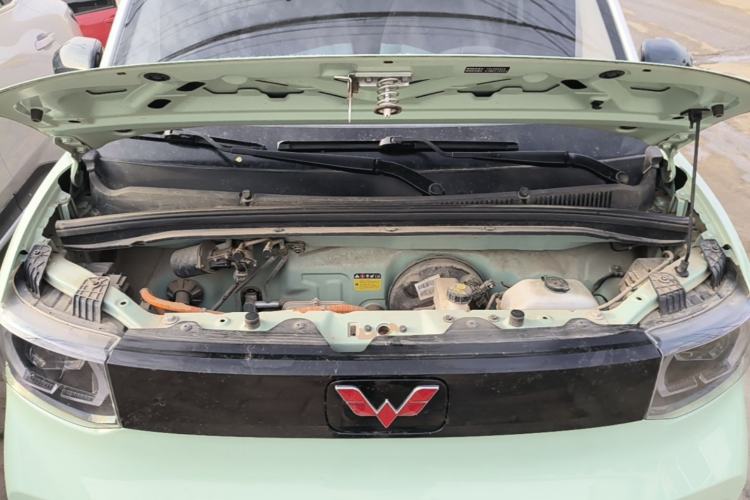 Used Wuling Hongguang MINIEV 2021 Macaron Fashion Model Lithium Iron Phosphate Engine Bay