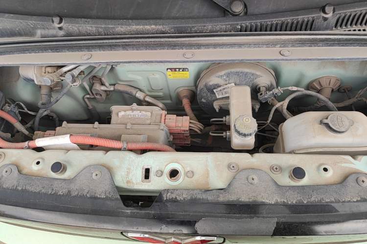 Used Wuling Hongguang MINIEV 2021 Macaron Fashion Model Lithium Iron Phosphate Engine Bay