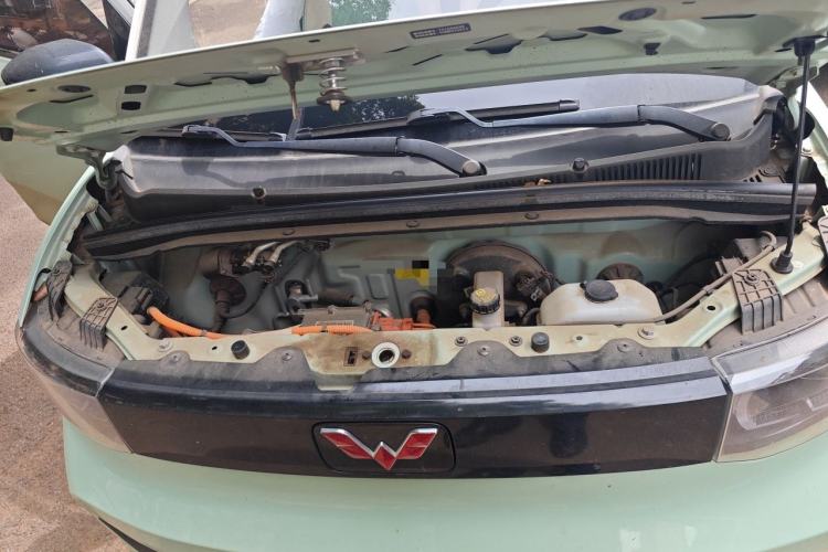 Used Wuling Hongguang MINIEV 2021 Macaron Fashion Model Lithium Iron Phosphate Engine Bay