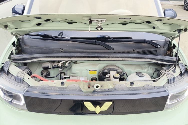 Used Wuling Hongguang MINIEV 2021 Macaron Fashion Model Lithium Iron Phosphate Engine Bay
