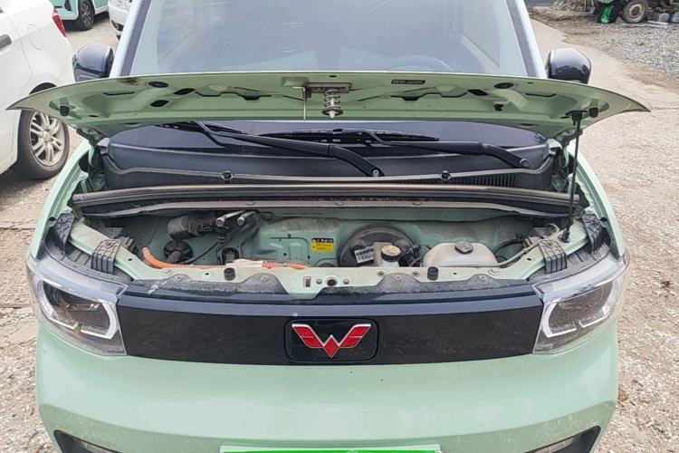 Used Wuling Hongguang MINIEV 2021 Macaron Fashion Model Lithium Iron Phosphate Engine Bay