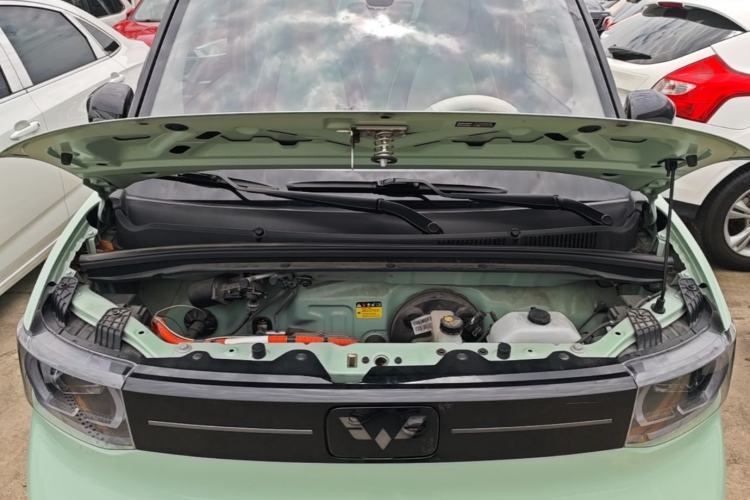 Used Wuling Hongguang MINIEV 2021 Macaron Fashion Model Lithium Iron Phosphate Engine Bay