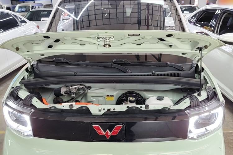 Used Wuling Hongguang MINIEV 2021 Macaron Fashion Model Lithium Iron Phosphate Engine Bay