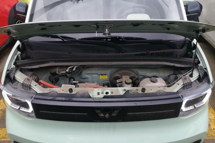 Used Wuling Hongguang MINIEV 2021 Macaron Fashion Model Lithium Iron Phosphate Engine Bay