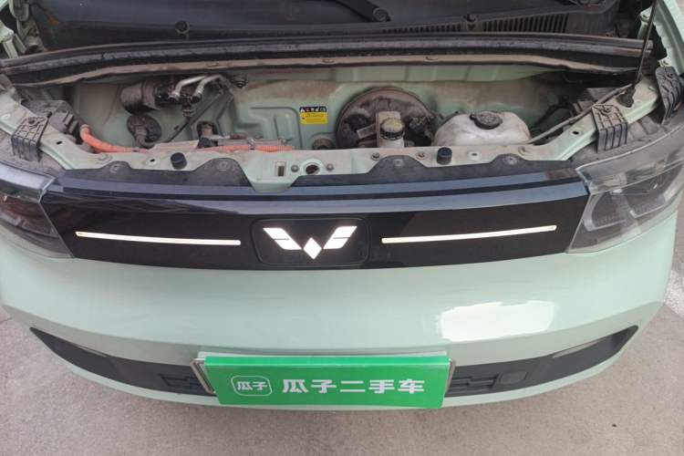 Used Wuling Hongguang MINIEV 2021 Macaron Fashion Model Lithium Iron Phosphate Engine Bay