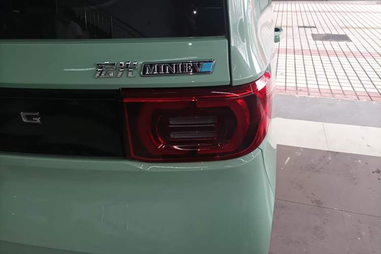 Used Wuling Hongguang MINIEV 2021 Macaron Sandwich Model 170 km Lithium Iron Phosphate Exterior 1