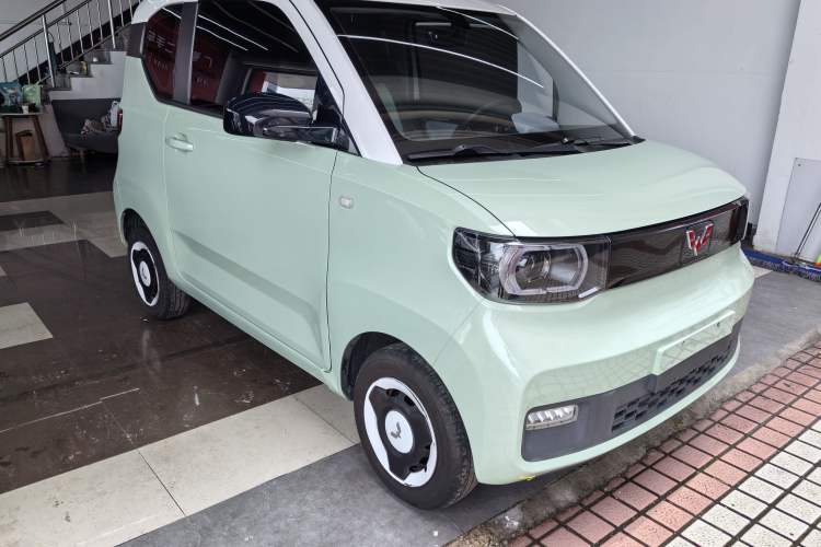 Used Wuling Hongguang MINIEV 2021 Macaron Sandwich Model 170 km Lithium Iron Phosphate Exterior 2