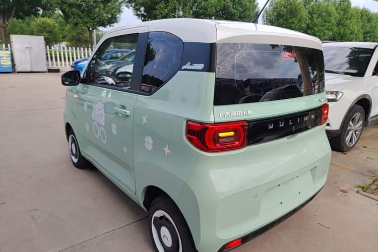 Used Wuling Hongguang MINIEV 2021 Macaron Fashion Model Lithium Iron Phosphate Exterior 2