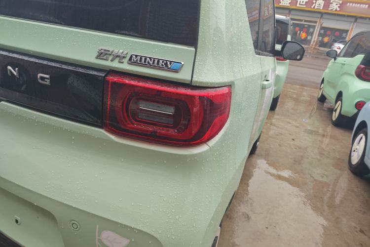 Used Wuling Hongguang MINIEV 2021 Macaron Sandwich Model 120 km Lithium Iron Phosphate Exterior 3
