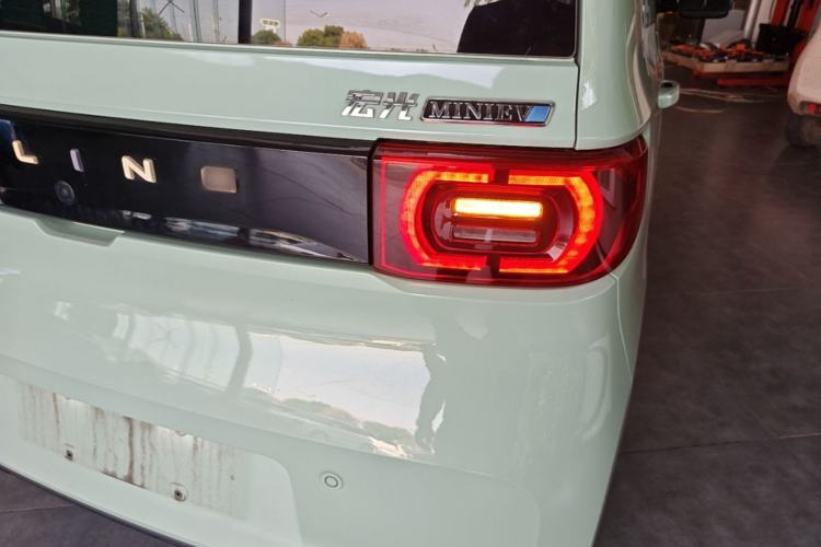 Used Wuling Hongguang MINIEV 2021 Macaron Fashion Edition Lithium-Ion Battery Exterior 3