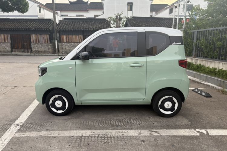 Used Wuling Hongguang MINIEV 2021 Macaron Sandwich Model 170 km Lithium Iron Phosphate Exterior 3