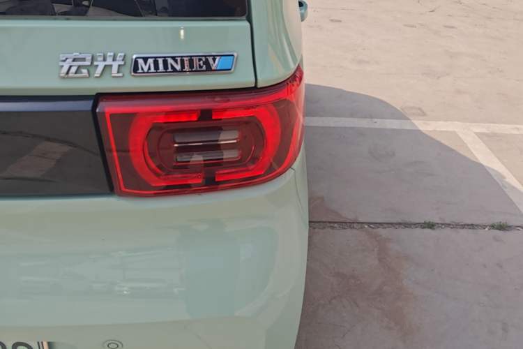 Used Wuling Hongguang MINIEV 2021 Macaron Fashion Model Lithium Iron Phosphate Exterior 3