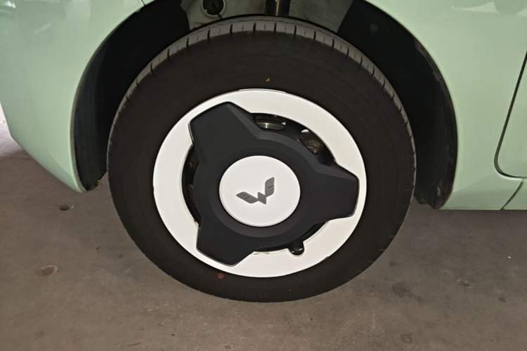 Used Wuling Hongguang MINIEV 2021 Macaron Fashion Model Lithium Iron Phosphate Exterior 4