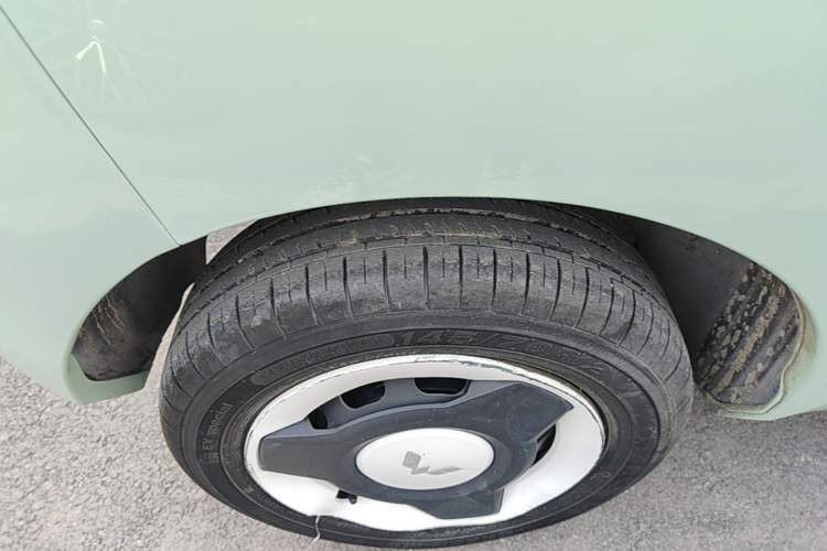 Used Wuling Hongguang MINIEV 2021 Macaron Fashion Model Lithium Iron Phosphate Exterior 5