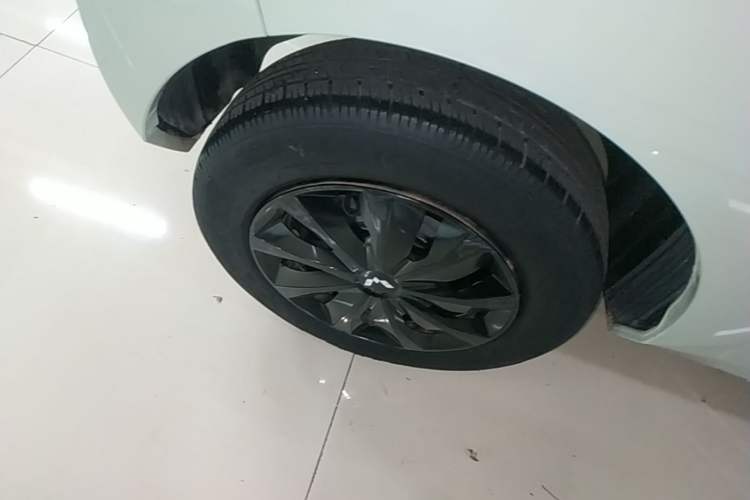 Used Wuling Hongguang MINIEV 2021 Macaron Fashion Model Lithium Iron Phosphate Exterior 5