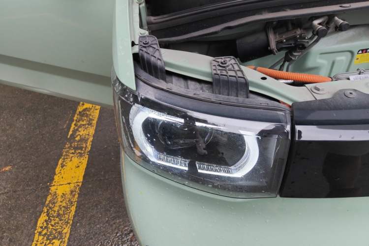 Used Wuling Hongguang MINIEV 2021 Macaron Fashion Edition Lithium-Ion Battery Exterior 6